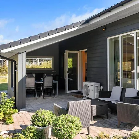 20513-samso-strandlykken-3 بيت للعطل *